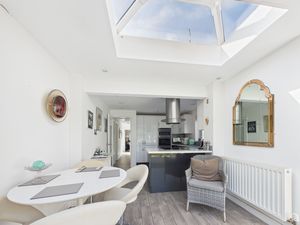 KItchen/Diner- click for photo gallery